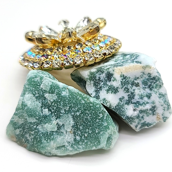 Brilliant Faceted Rhinestone Floral Brooch! An Unsigned Aurora Borealis Gem! - Picture 2 of 11